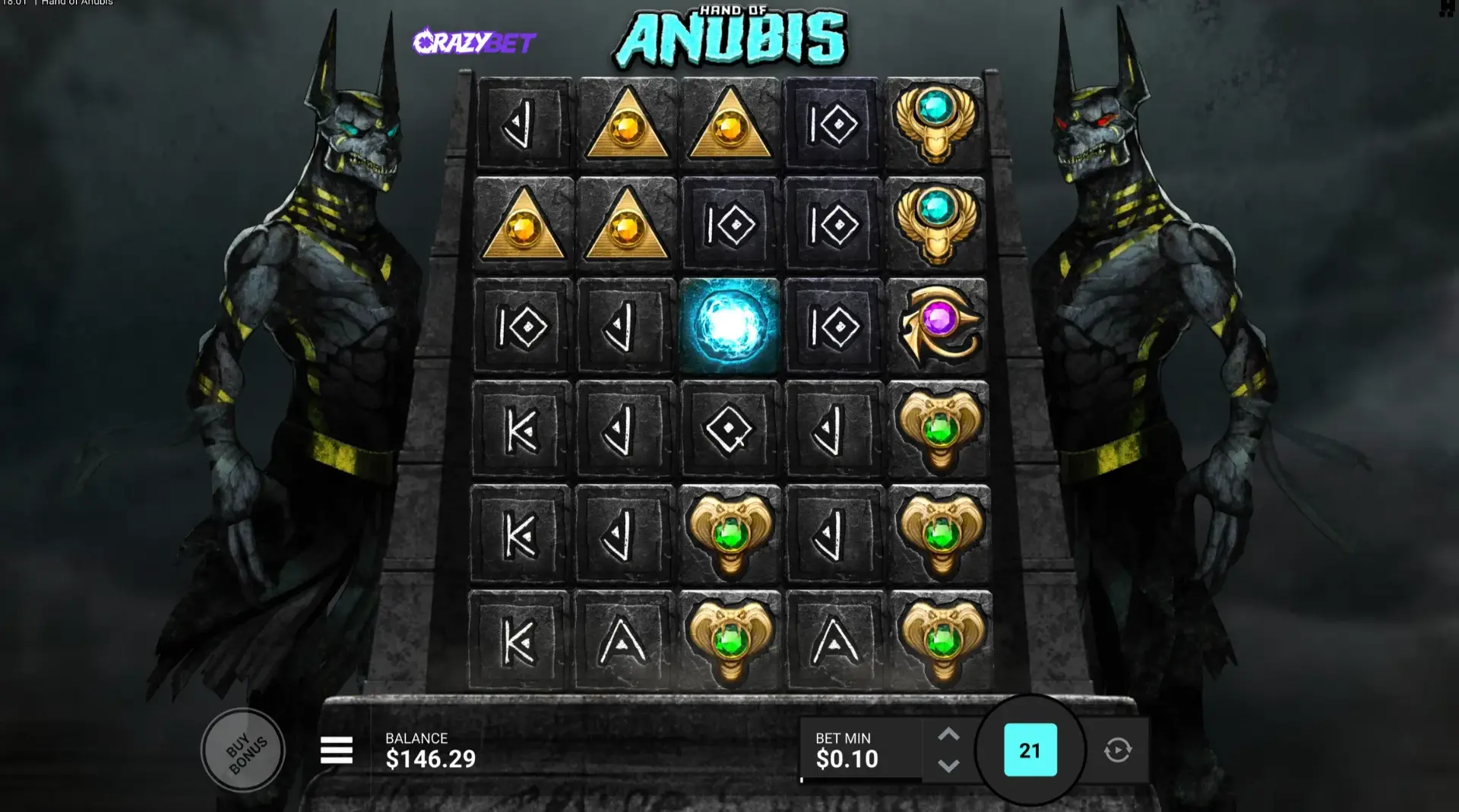 Hand of Anubis, blue Soul Orb active in the centre of the grid, multiplier tied to the number of clusters (Hacksaw Gaming)